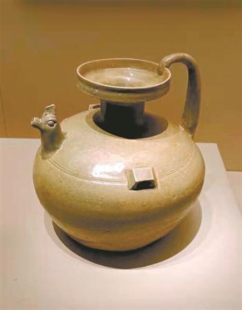正在广州热展的它们是现代茶壶的“源头”