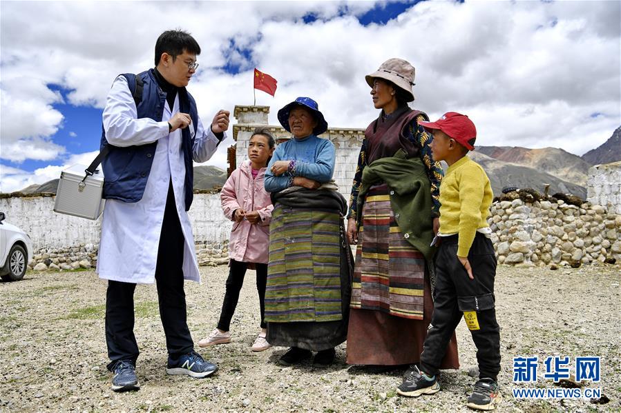 （社会）（1）援藏医生的“美丽故事”