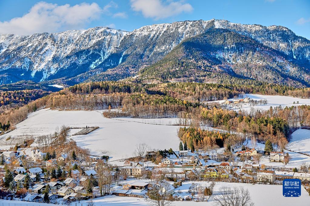雪后奥地利山区美如画